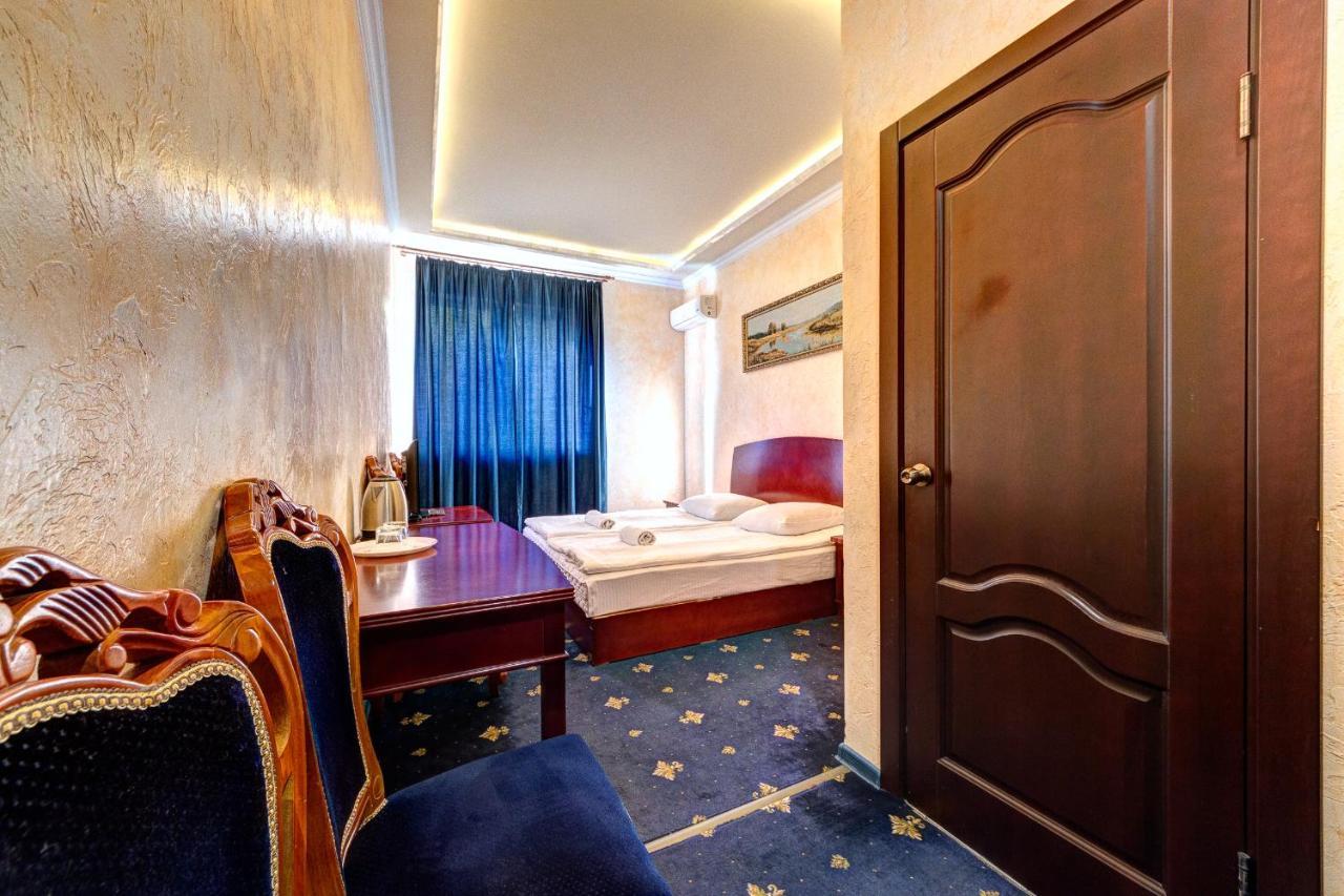 Hotel Kiev Lomakin Exterior photo